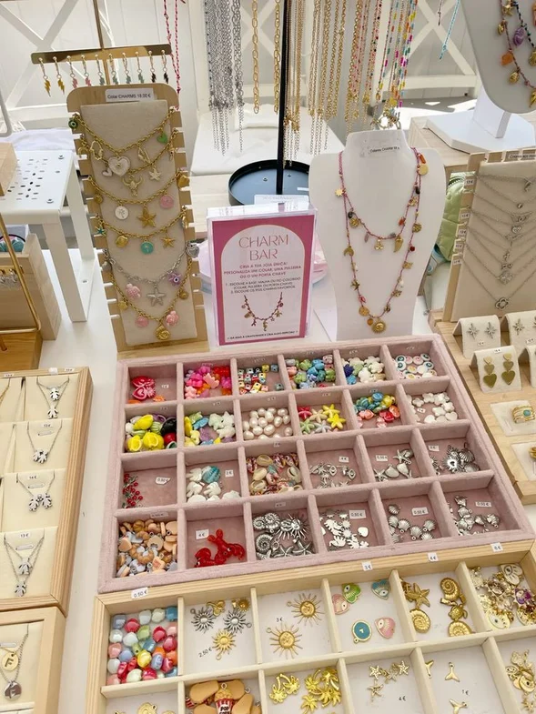 Charm Bar experience by Vassum Live